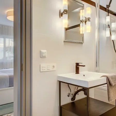 Modern, Bright And Welcoming Oceanfront Apartamento