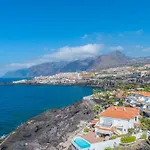Modern, Bright And Welcoming Oceanfront * Puerto de Santiago