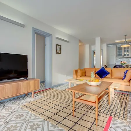 Modern, Bright And Welcoming Oceanfront Апартаменты *