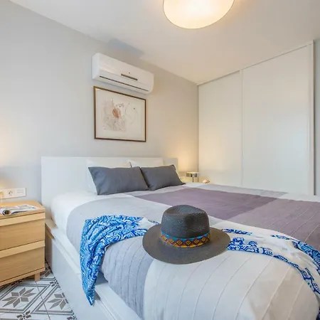 Апартаменты Modern, Bright And Welcoming Oceanfront *
