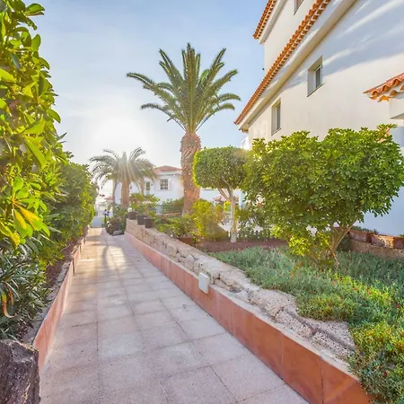 Modern, Bright And Welcoming Oceanfront Апартаменты